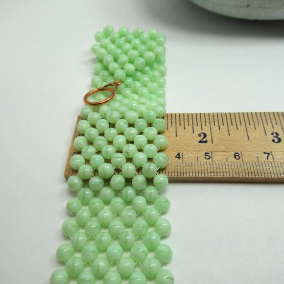 Woven Uranium glass bead bracelet - Picture 4 of 11